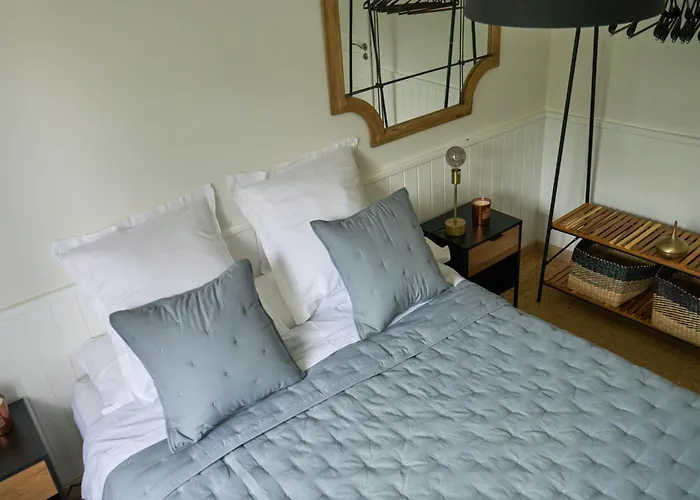 Habitación Azul En Casa Con Encanto * Irun